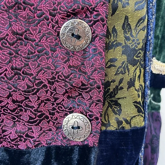 Vintage velvet embossed patchwork vest - Picture 4 of 16